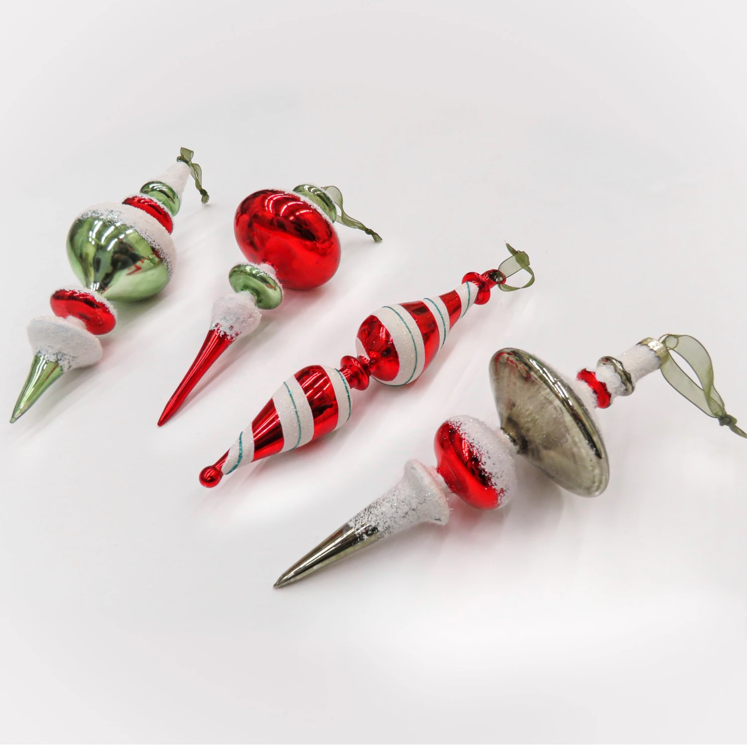 24-Piece HGTV Home Collection Nostalgic Traditions Ornaments 5 24-Piece HGTV Home Collection Nostalgic Traditions Ornaments - Image 5