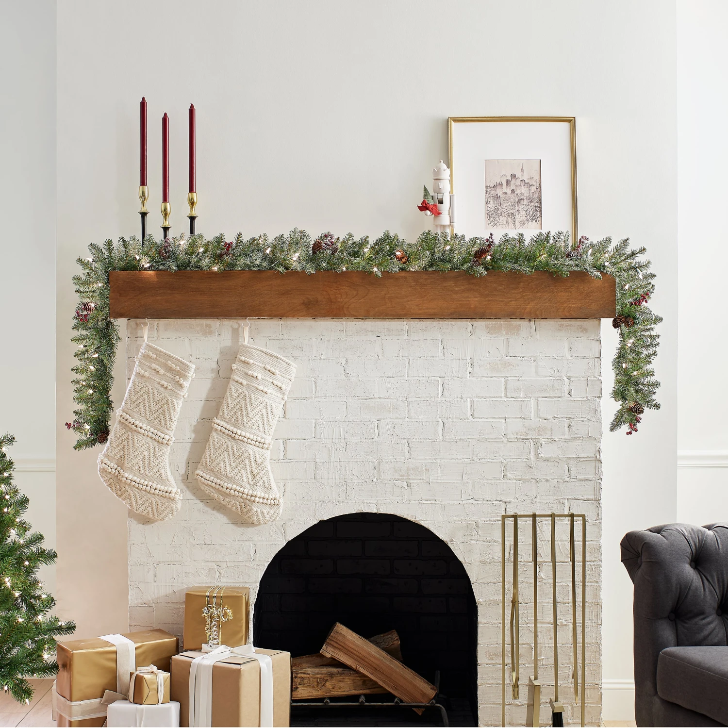 9 Ft. Pre-Lit Dunhill Fir Garland With Clear Lights 3 9 Ft. Pre-Lit Dunhill Fir Garland With Clear Lights - Image 3