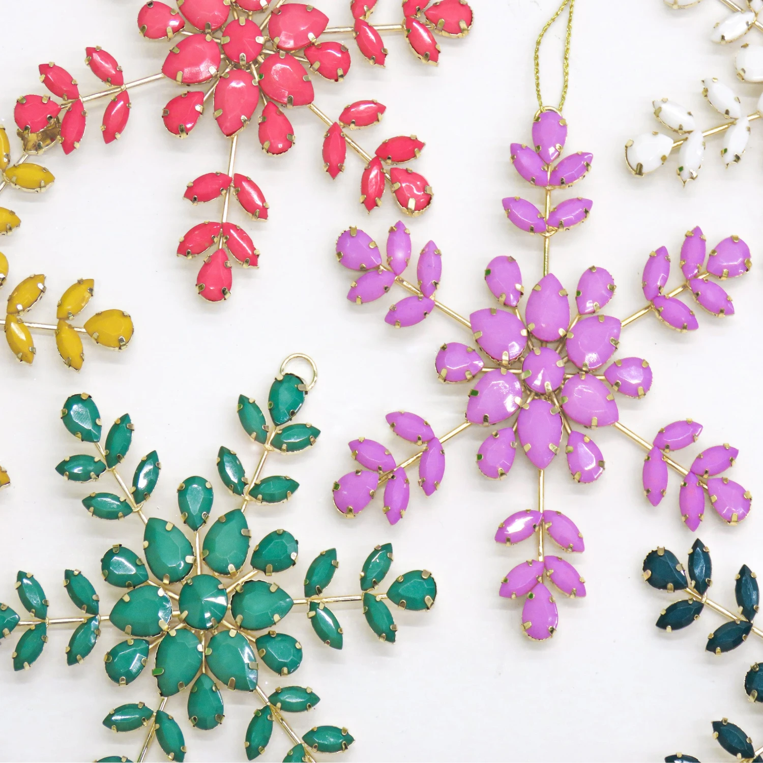 6-Piece HGTV Home Collection Beaded Snowflake Ornaments 4 6-Piece HGTV Home Collection Beaded Snowflake Ornaments - Image 4