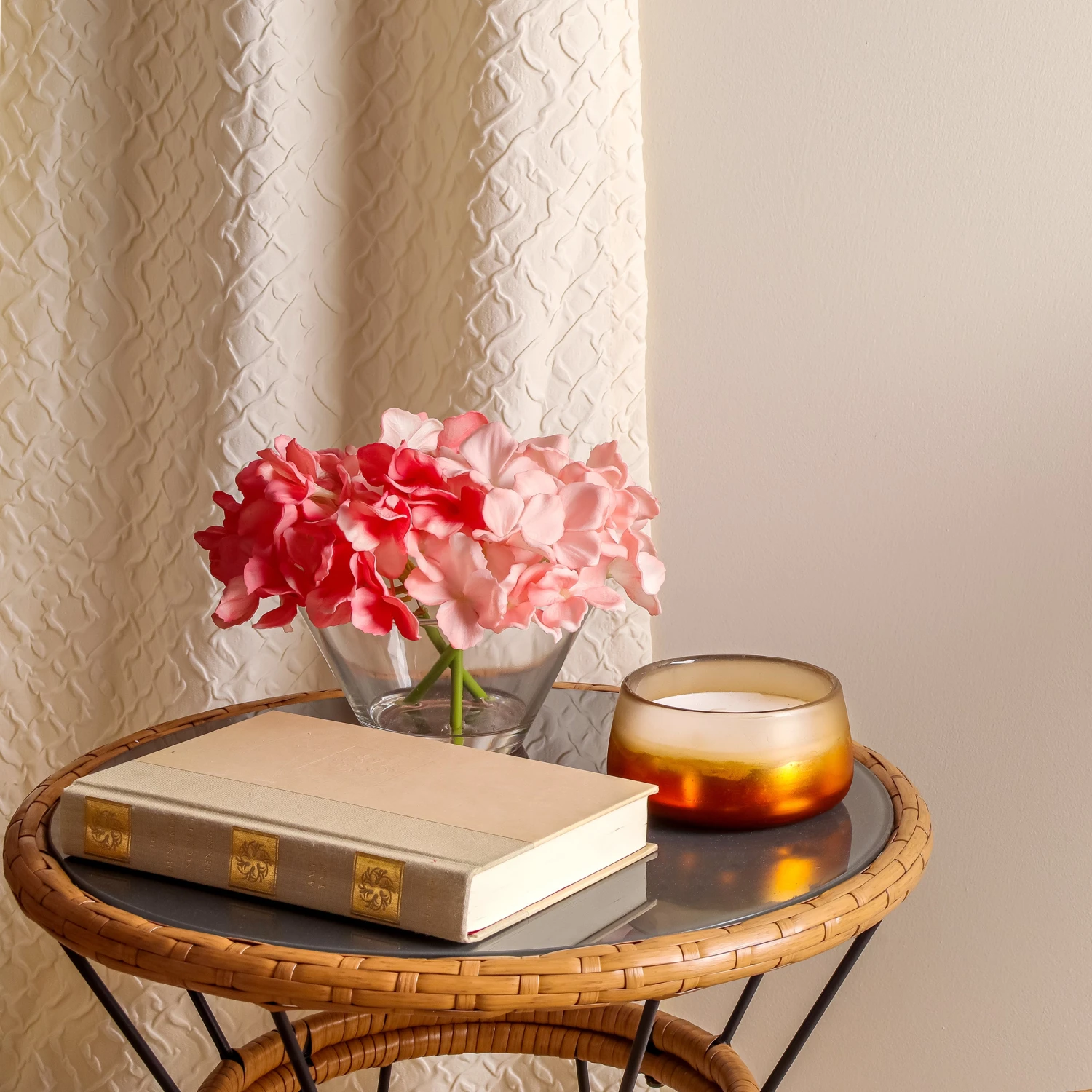 8 In. Spring Coral Hydrangea Bouquet In Glass Vase 2 8 In. Spring Coral Hydrangea Bouquet In Glass Vase - Image 2